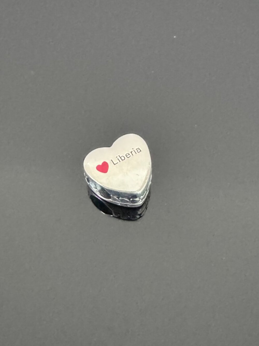 Authentic Pandora Liberia Heart Exclusive Charm - Picture 4 of 5